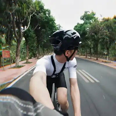 何晨佑